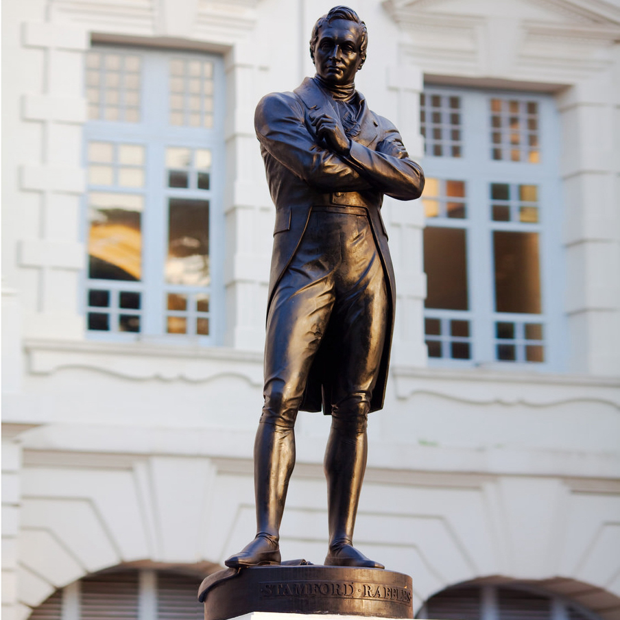 Singero pioneer Sir Stamford Raffles statue